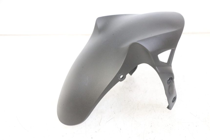 photo de GARDE BOUE AVANT PIAGGIO NEW TYPHOON 50 (2018 - 2021) - Gros plan technique