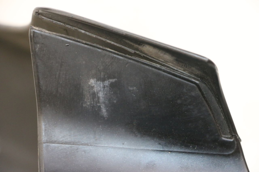 photo de GARDE BOUE AVANT PIAGGIO LIBERTY IGET 4T 50 (2021 - 2025) - Points de fixation