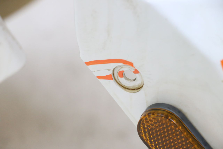 photo de Front fender EUROCKA R8 4T 50 (2013 - 2022) - Points de fixation