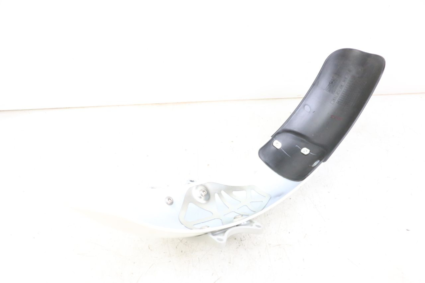 photo de GARDE BOUE AVANT ROYAL ENFIELD CONTINENTAL GT 650 (2019 - 2024) - Points de fixation