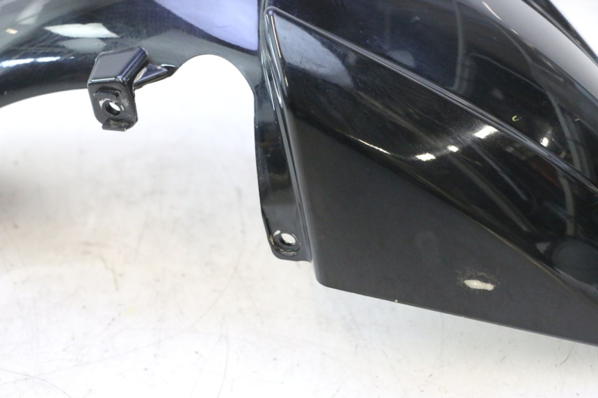 photo de GARDE BOUE AVANT PEUGEOT SATELIS 125 (2013 - 2018) - Gros plan technique