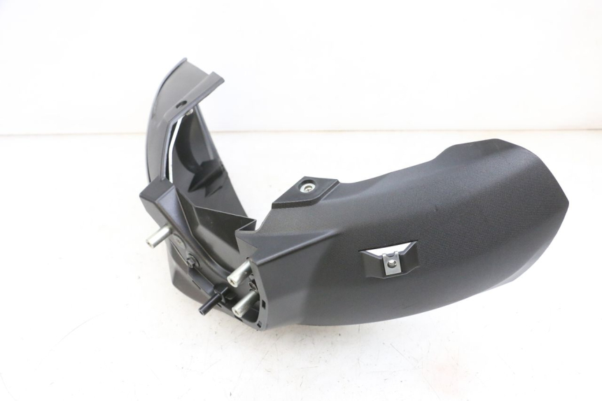 photo de GARDE BOUE AVANT YAMAHA TRICITY 300 (2020 - 2024) - Gros plan technique