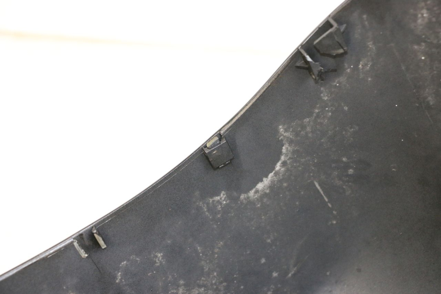 photo de GARDE BOUE AVANT PIAGGIO VESPA LX 2T 50 (2005 - 2013) - Gros plan technique