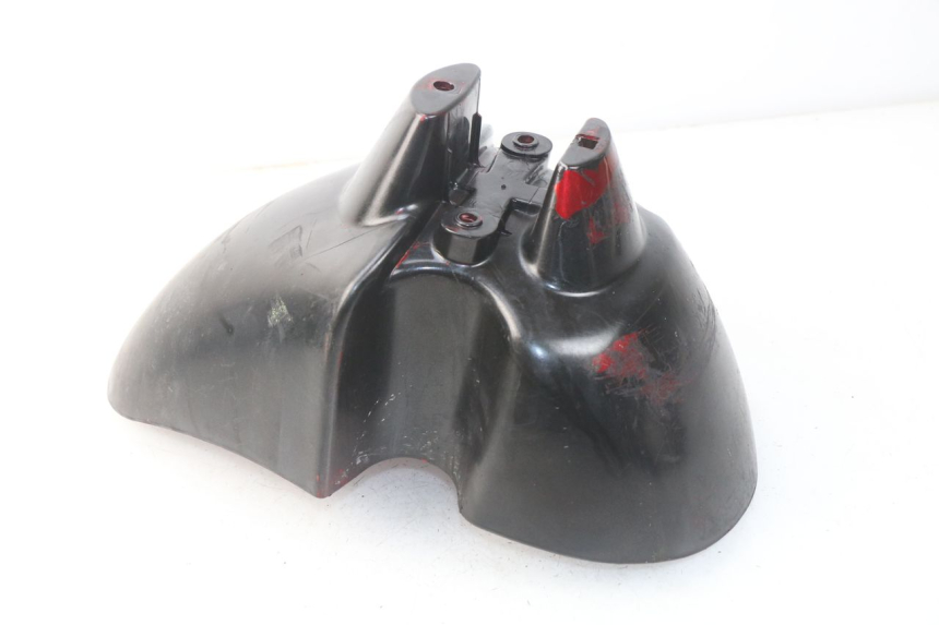 photo de GARDE BOUE AVANT PEUGEOT VIVACITY 50 (2004 - 2009) - Gros plan technique