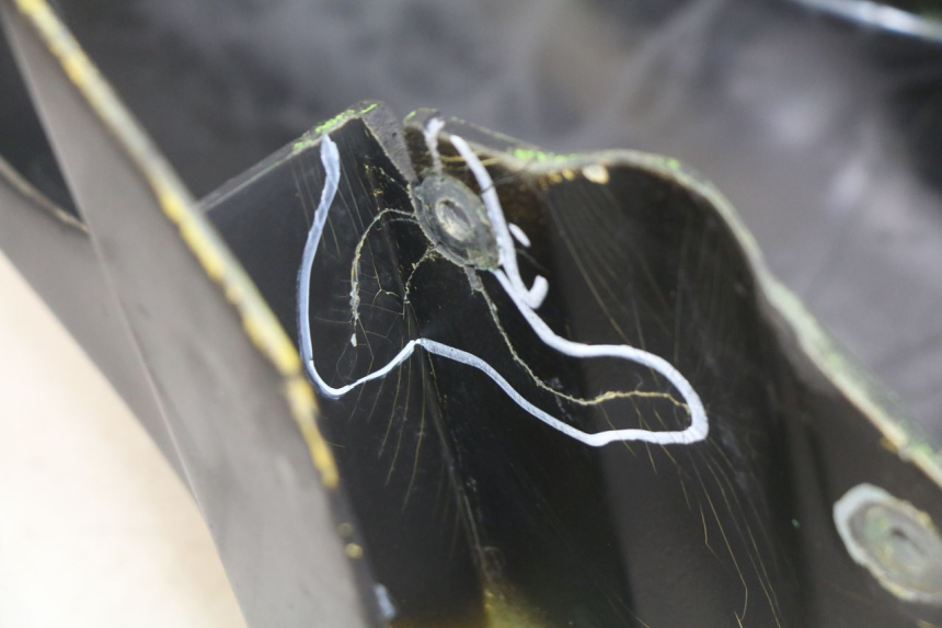 photo de GARDE BOUE AVANT KAWASAKI ZX-6R ZX6R 600 (1995 - 1997) - Autre angle de vue