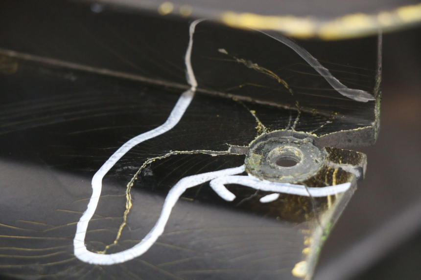 photo de GARDE BOUE AVANT KAWASAKI ZX-6R ZX6R 600 (1995 - 1997) - Points de fixation