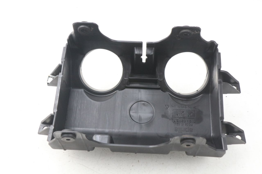 photo de GRILLE RADIATEUR APRILIA ATLANTIC 125 (2003 - 2009) - Zoom état d’usage