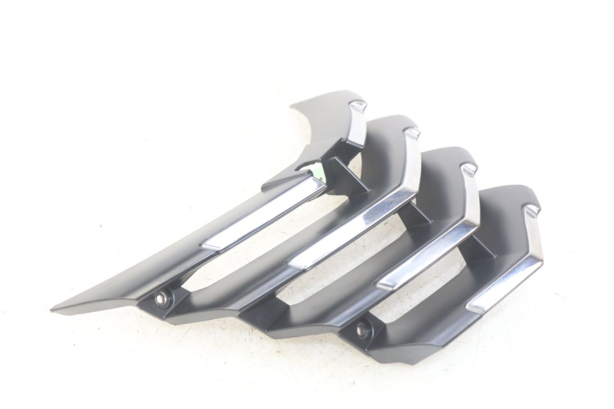 photo de GRILLE RADIATEUR PEUGEOT CITYSTAR AIR 125 (2014 - 2017) - Gros plan technique