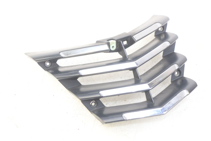 photo de GRILLE RADIATEUR PEUGEOT CITYSTAR 125 (2011 - 2017) - Autre angle de vue