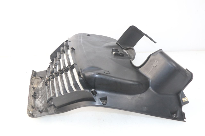 photo de GRILLE RADIATEUR KYMCO DINK STREET 125 (2009 - 2014) - Gros plan technique