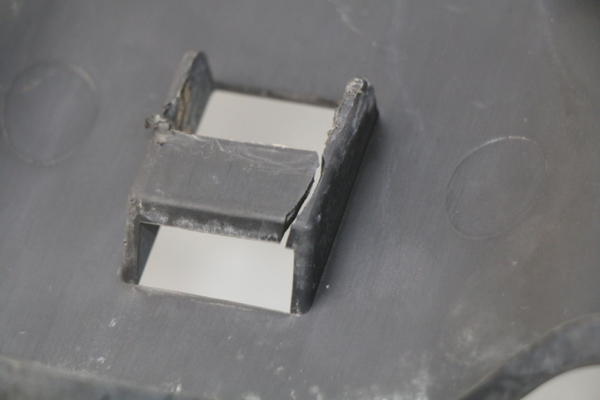 photo de GRILLE RADIATEUR KYMCO DINK STREET 125 (2009 - 2014) - Points de fixation