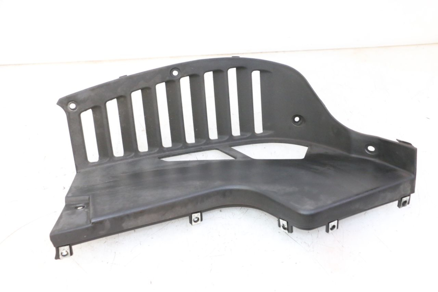 photo de GRILLE RADIATEUR DROITE QUADRO 4 4D 350 (2015 - 2018) - Détail de la pièce