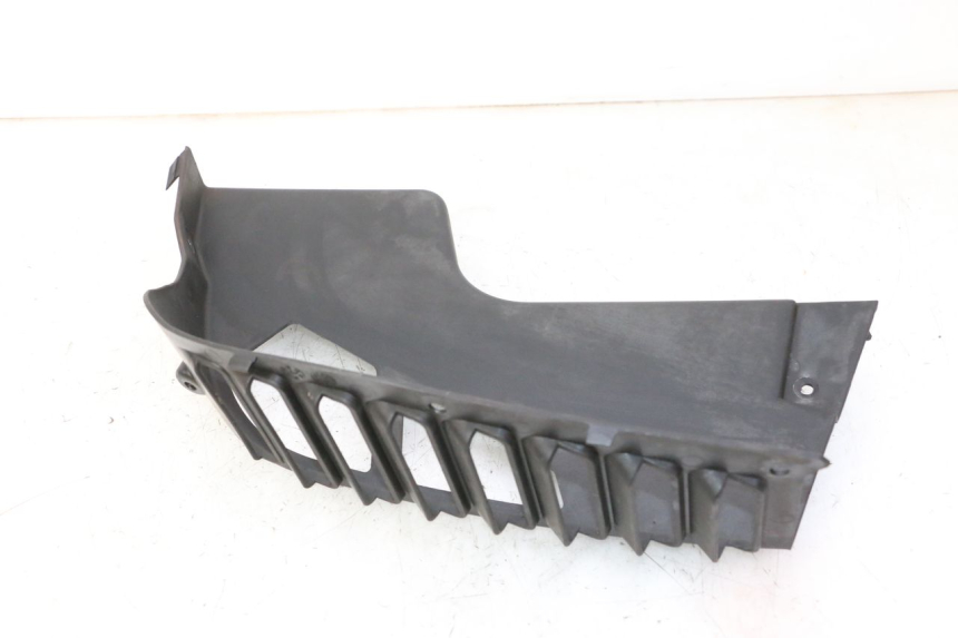 photo de GRILLE RADIATEUR DROITE QUADRO 4 4D 350 (2015 - 2018) - Vue d’ensemble