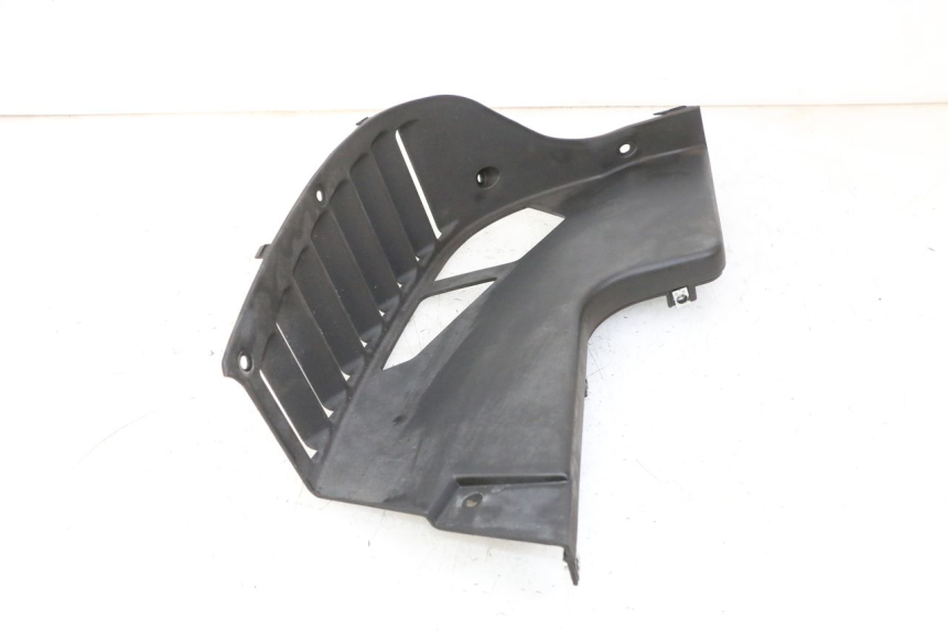 photo de GRILLE RADIATEUR DROITE QUADRO 4 4D 350 (2015 - 2018) - Points de fixation