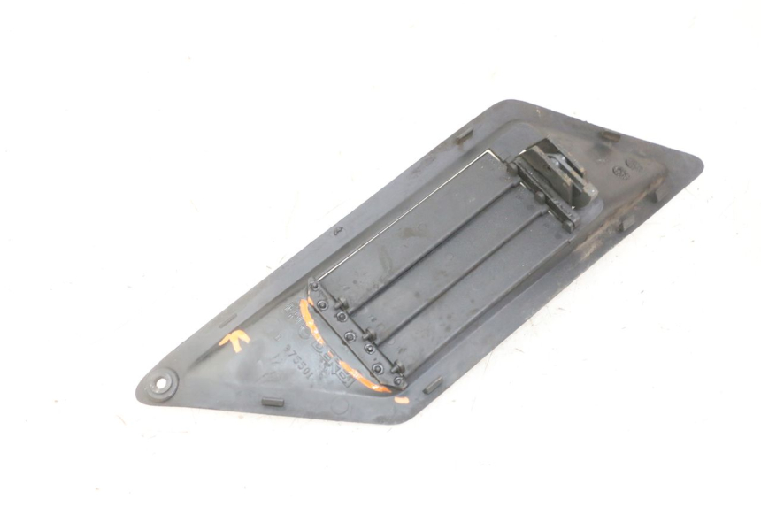 photo de GRILLE RADIATEUR DROITE GILERA NEXUS 125 (2009 - 2013) - Vue d’ensemble