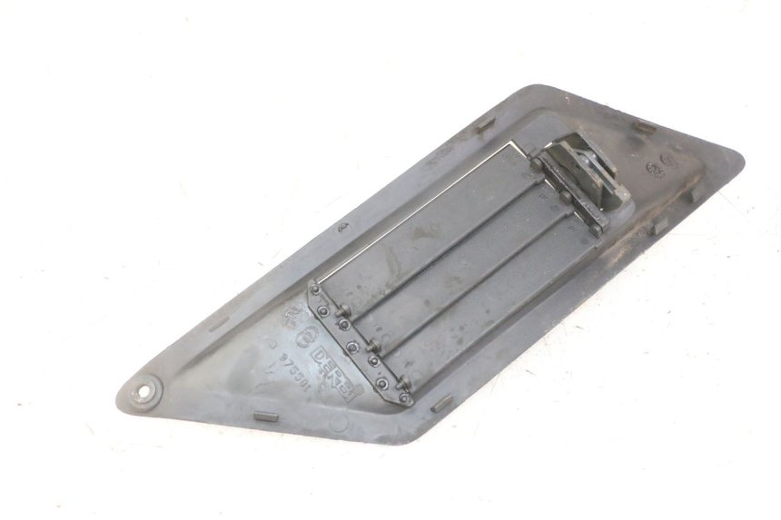 photo de GRILLE RADIATEUR DROITE GILERA NEXUS 125 (2009 - 2013) - Points de fixation