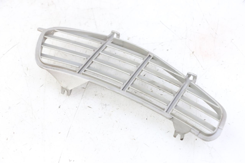 photo de GRILLE RADIATEUR DROITE PIAGGIO VESPA GRANTURISMO 200 (2004 - 2005) - Vue principale