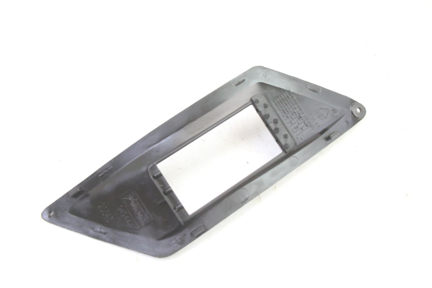 photo de GRILLE RADIATEUR DROITE GILERA RUNNER SP 50 (2006 - 2008) - Détail de la pièce