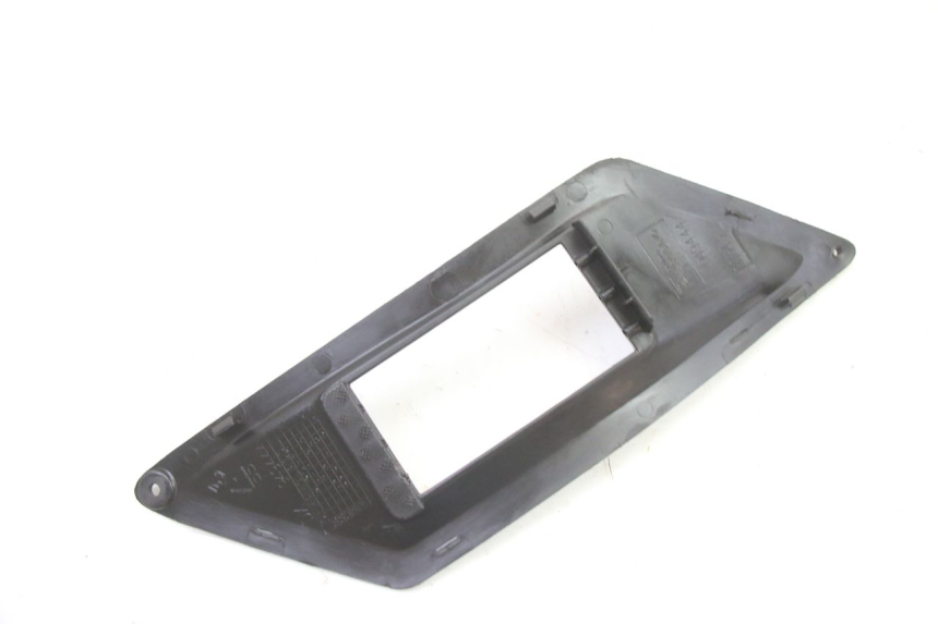 photo de GRILLE RADIATEUR DROITE GILERA RUNNER SP 50 (2006 - 2008) - Zoom état d’usage