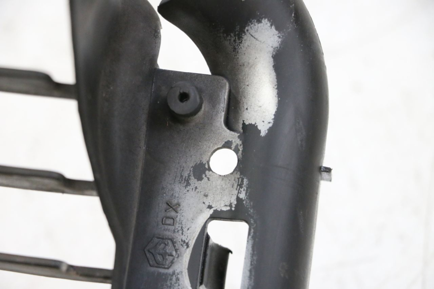 photo de GRILLE RADIATEUR DROITE PIAGGIO VESPA GTS SUPER IE 125 (2009 - 2016) - Zoom état d’usage