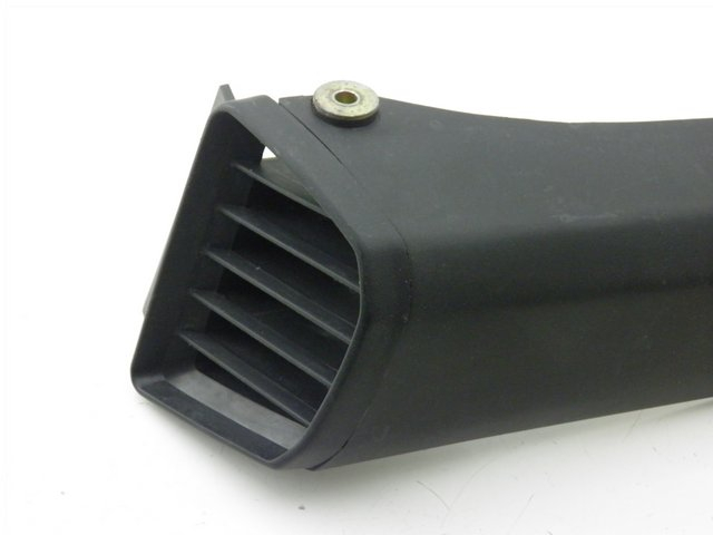 photo de GRILLE RADIATEUR DROITE YAMAHA YBR 125 (2007 - 2009) - Gros plan technique