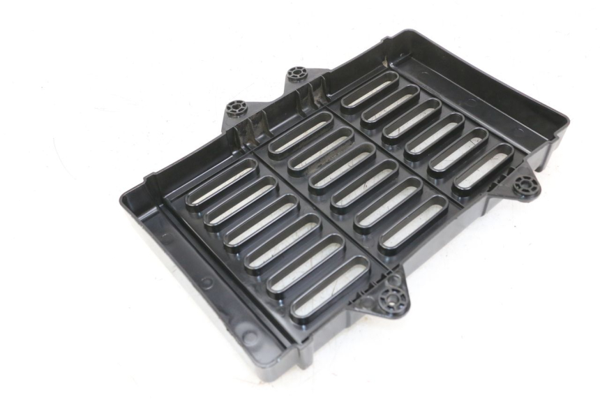 photo de GRILLE RADIATEUR EBROH BRAVO GLE 1 (2020 - 2024) - Zoom état d’usage