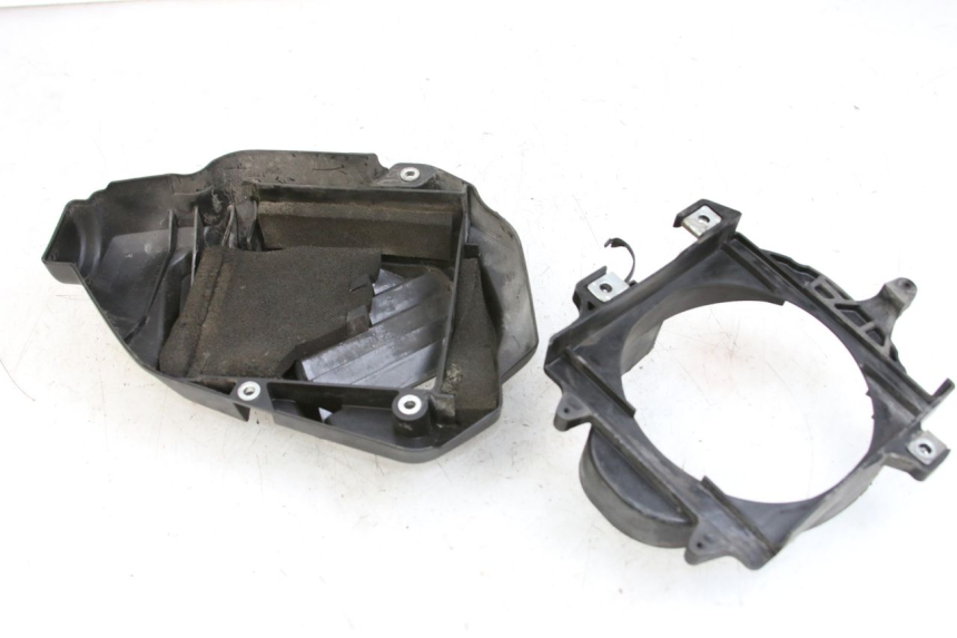 photo de GRILLE RADIATEUR HONDA FORZA 125 (2015 - 2016) - Autre angle de vue