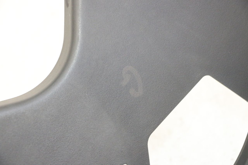 photo de GRILLE RADIATEUR GAUCHE QUADRO 4 4D 350 (2015 - 2018) - Détail de la pièce