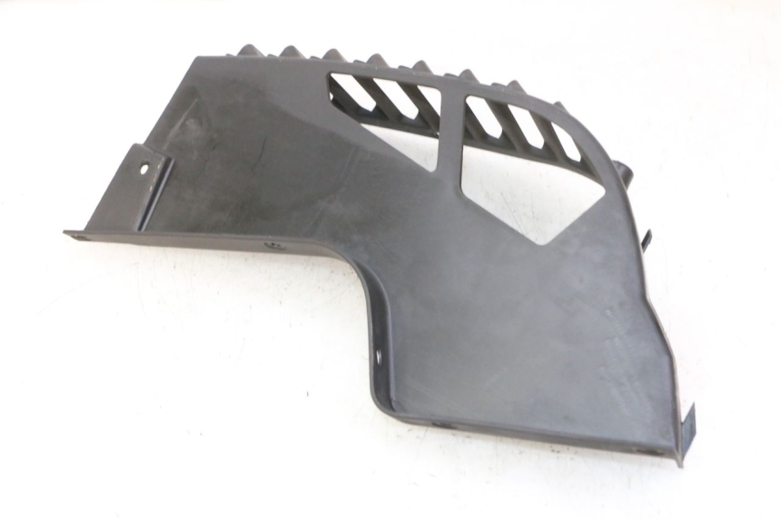 photo de GRILLE RADIATEUR GAUCHE QUADRO 4 4D 350 (2015 - 2018) - Vue d’ensemble