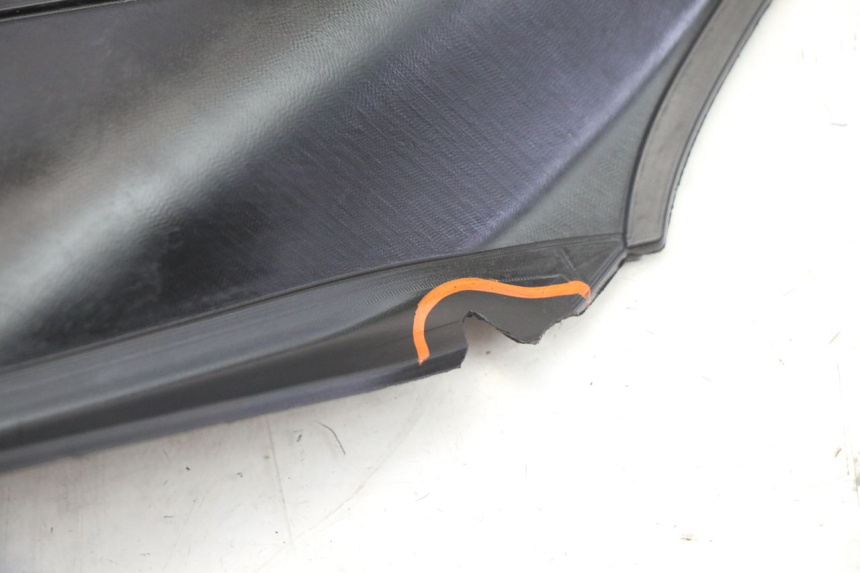 photo de GRILLE RADIATEUR GAUCHE PIAGGIO NRG POWER PUREJET 50 (2018 - 2021) - Gros plan technique