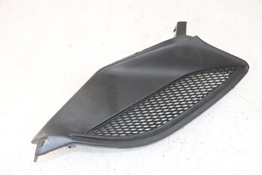 photo de GRILLE RADIATEUR GAUCHE PIAGGIO NRG POWER PUREJET 50 (2018 - 2021) - Autre angle de vue