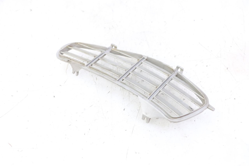 photo de GRILLE RADIATEUR GAUCHE PIAGGIO VESPA GRANTURISMO 200 (2004 - 2005) - Détail de la pièce