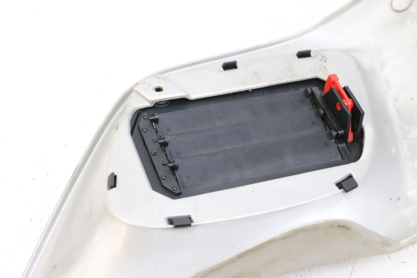 photo de GRILLE RADIATEUR GAUCHE GILERA RUNNER LC 50 (1997 - 1998) - Autre angle de vue