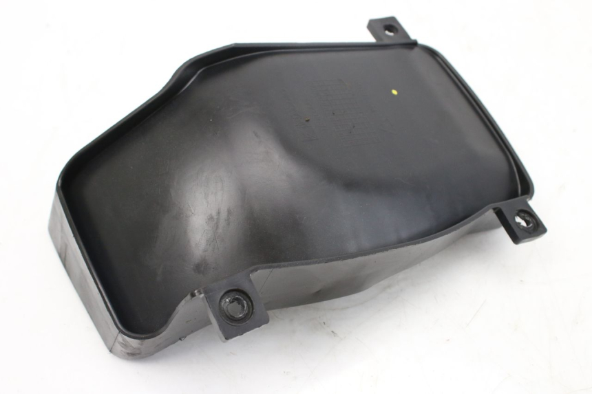 photo de GRILLE RADIATEUR GAUCHE PIAGGIO VESPA GTS IGET ABS 125 (2017 - 2023) - Gros plan technique