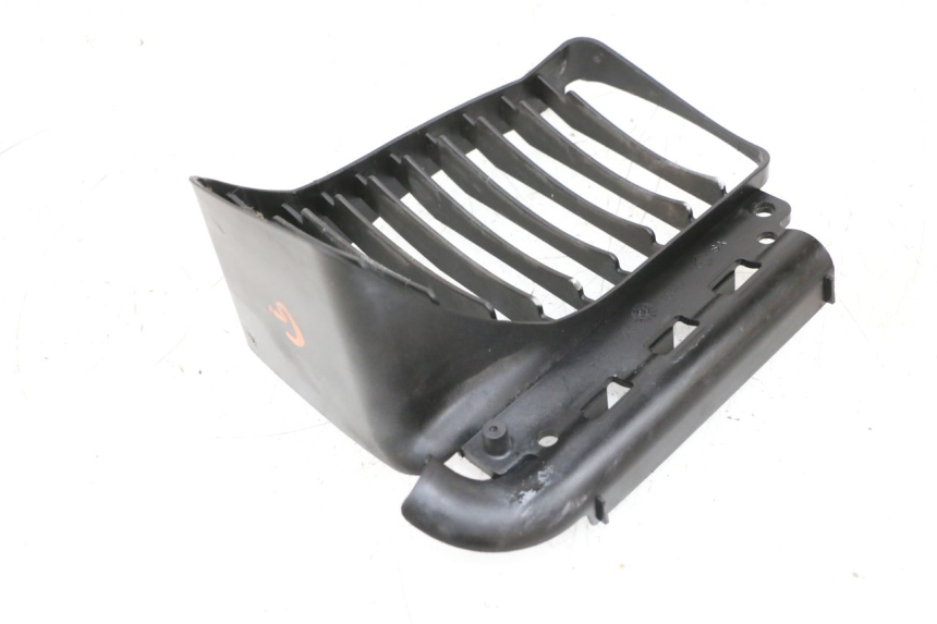 photo de GRILLE RADIATEUR GAUCHE PIAGGIO VESPA GTS SUPER IE 125 (2009 - 2016) - Zoom état d’usage