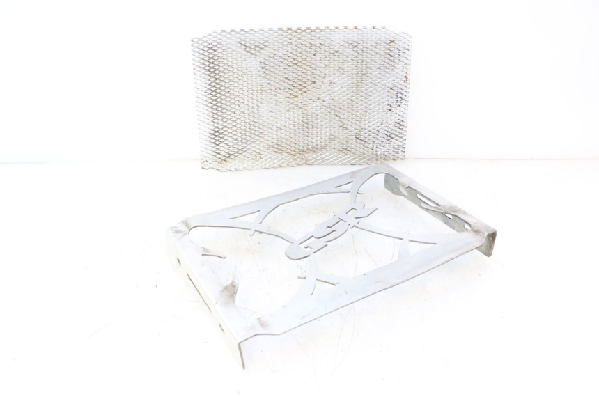 photo de GRILLE RADIATEUR SUZUKI GSR 600 (2005 - 2012) - Vue rapprochée