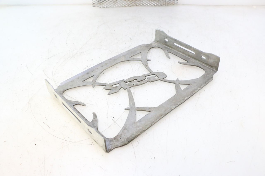 photo de GRILLE RADIATEUR SUZUKI GSR 600 (2005 - 2012) - Gros plan technique