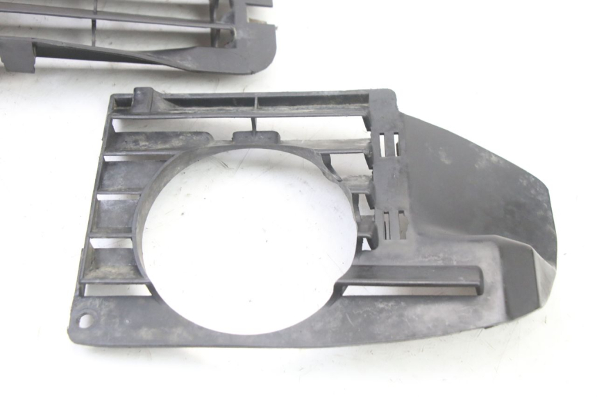 photo de GRILLE RADIATEUR HONDA MTX TC02 125 (1987 - 1989) - Zoom état d’usage