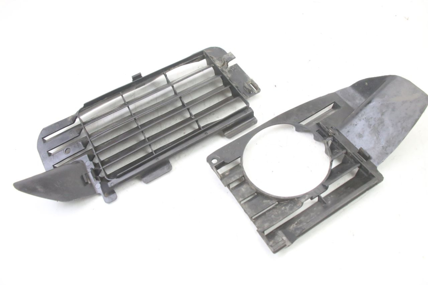 photo de GRILLE RADIATEUR HONDA MTX TC02 125 (1987 - 1989) - Autre angle de vue