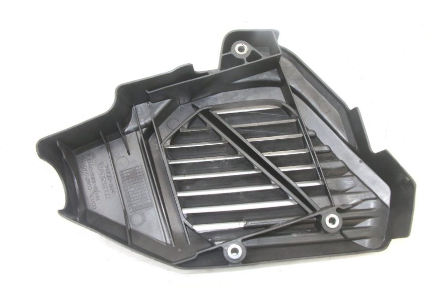 photo de GRILLE RADIATEUR HONDA PCX (JF57/JF64) 125 (2014 - 2018) - Zoom état d’usage