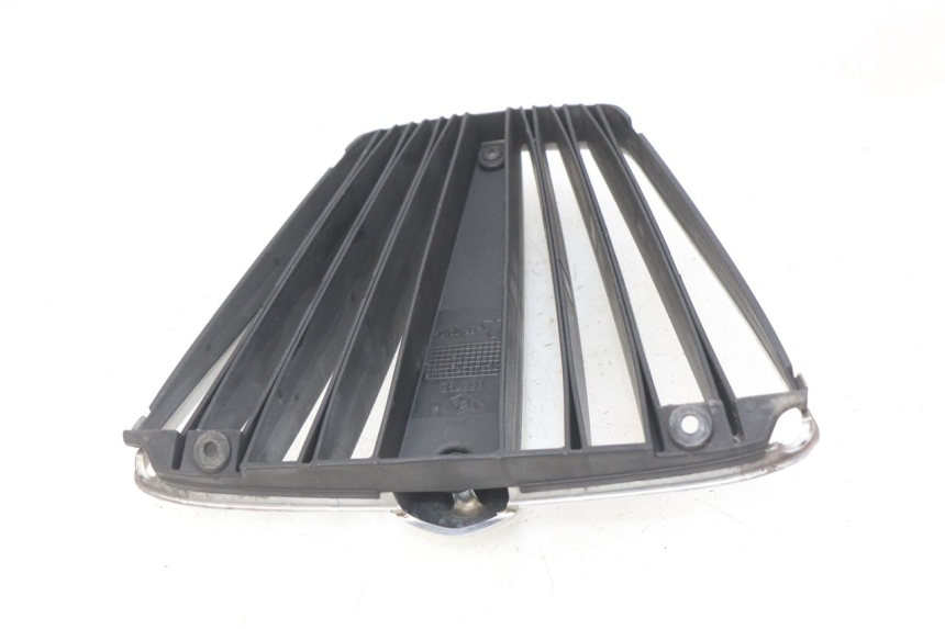 photo de GRILLE RADIATEUR PIAGGIO MP3 LT 400 (2007 - 2012) - Autre angle de vue