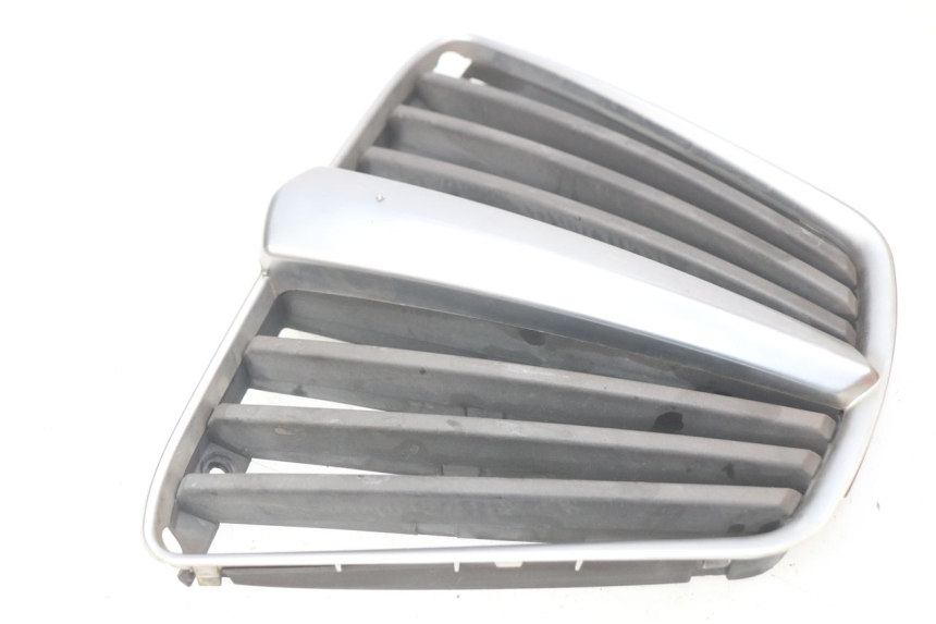 photo de GRILLE RADIATEUR PIAGGIO MP3 LT 400 (2007 - 2012) - Points de fixation