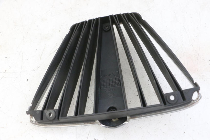 photo de GRILLE RADIATEUR PIAGGIO MP3 LT 400 (2007 - 2012) - Autre angle de vue