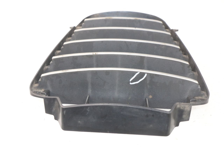 photo de GRILLE RADIATEUR PIAGGIO MP3 125 (2006 - 2014) - Autre angle de vue