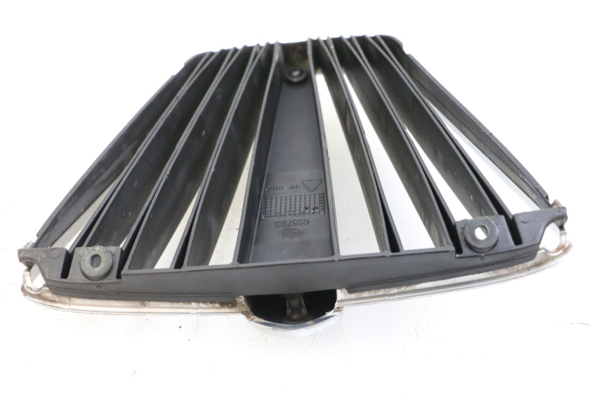 photo de GRILLE RADIATEUR PIAGGIO MP3 125 (2006 - 2014) - Détail de la pièce