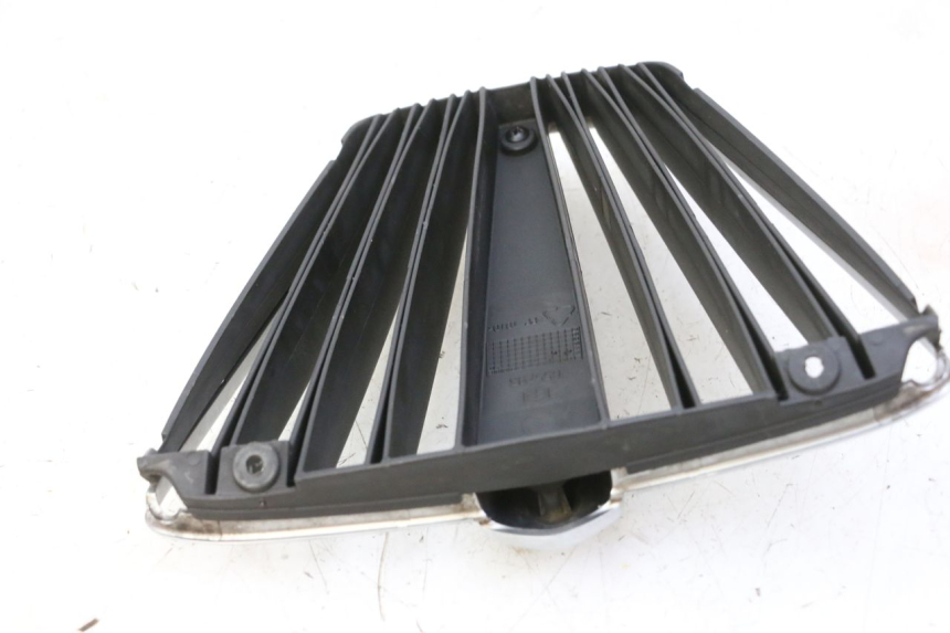 photo de GRILLE RADIATEUR PIAGGIO MP3 RL 250 (2006 - 2010) - Autre angle de vue