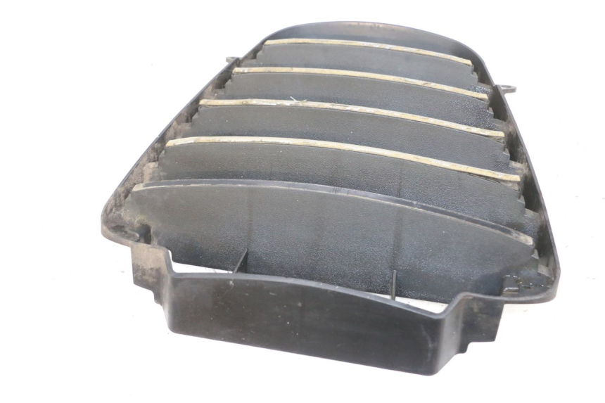 photo de GRILLE RADIATEUR PIAGGIO MP3 125 (2006 - 2014) - État de surface