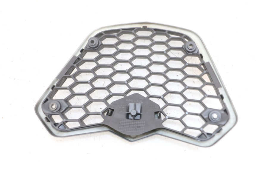 photo de GRILLE RADIATEUR PIAGGIO MP3 500 (2016 - 2018) - Autre angle de vue