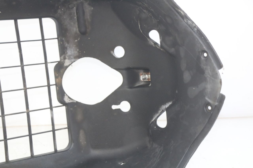 photo de GRILLE RADIATEUR GILERA NEXUS 125 (2007 - 2009) - Gros plan technique