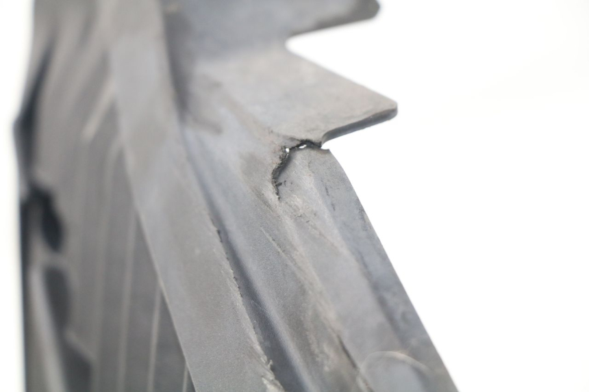 photo de GRILLE RADIATEUR HONDA PCX (JF47) 125 (2012 - 2013) - Gros plan technique